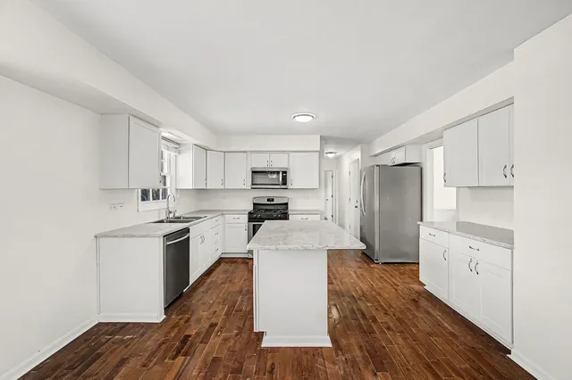 $3,700 | 1315 Jane Avenue, Naperville, IL 60540