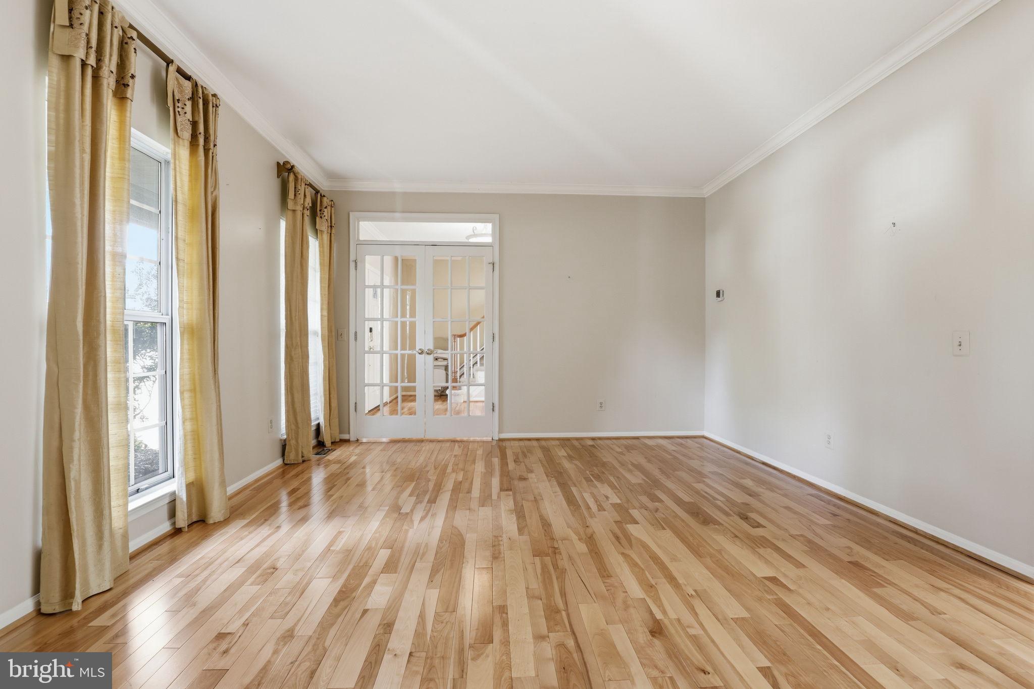 8560 Yoder Street Manassas, VA 20110 - Photo 4 of 40