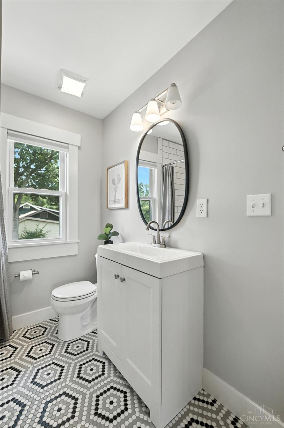 5635 Ridge Avenue Cincinnati, OH 45213 - Photo 23 of 35 Gallery Image 23
