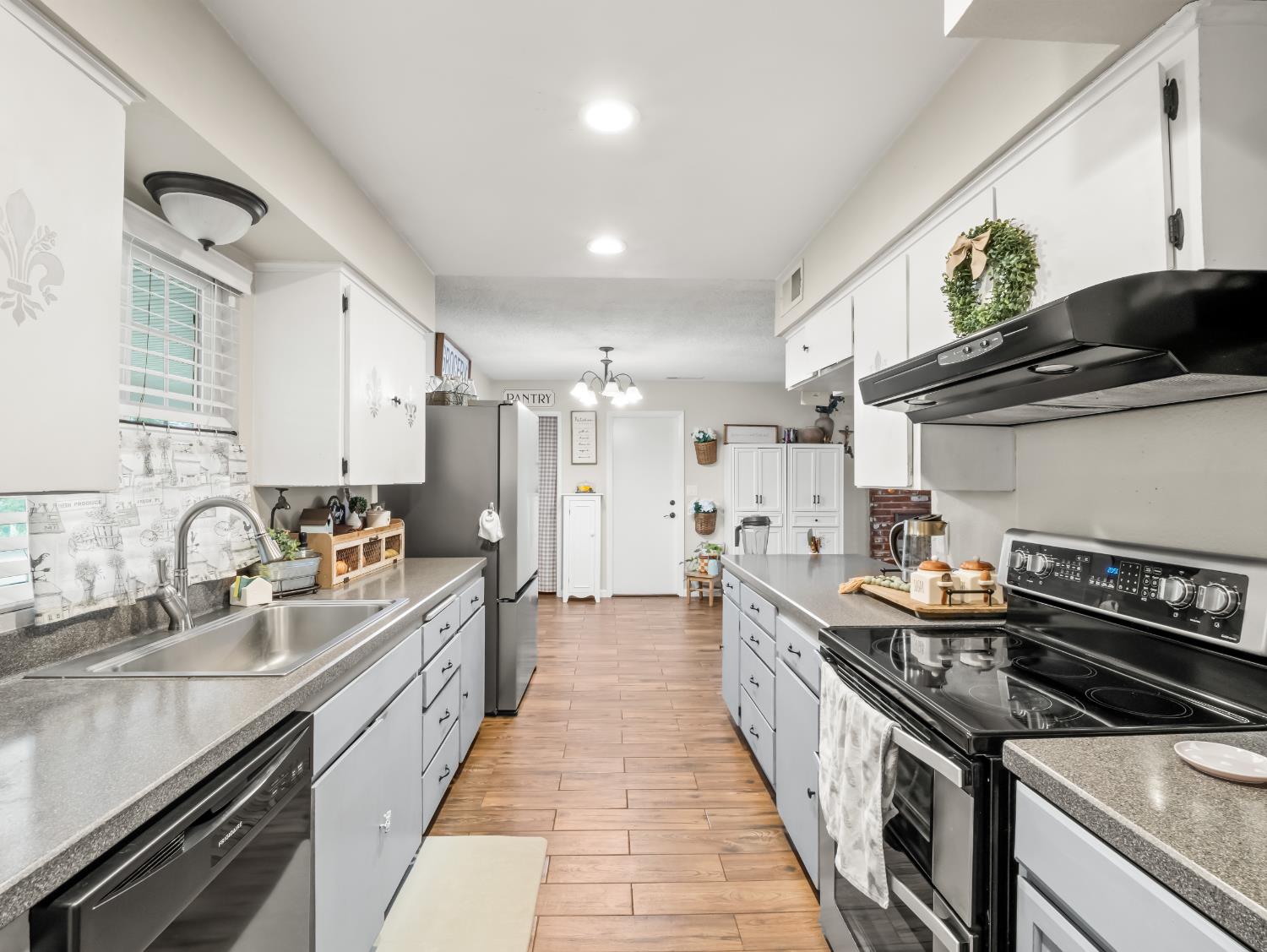 14787 Skyview Road Madera, CA 93636 - Photo 11 of 32