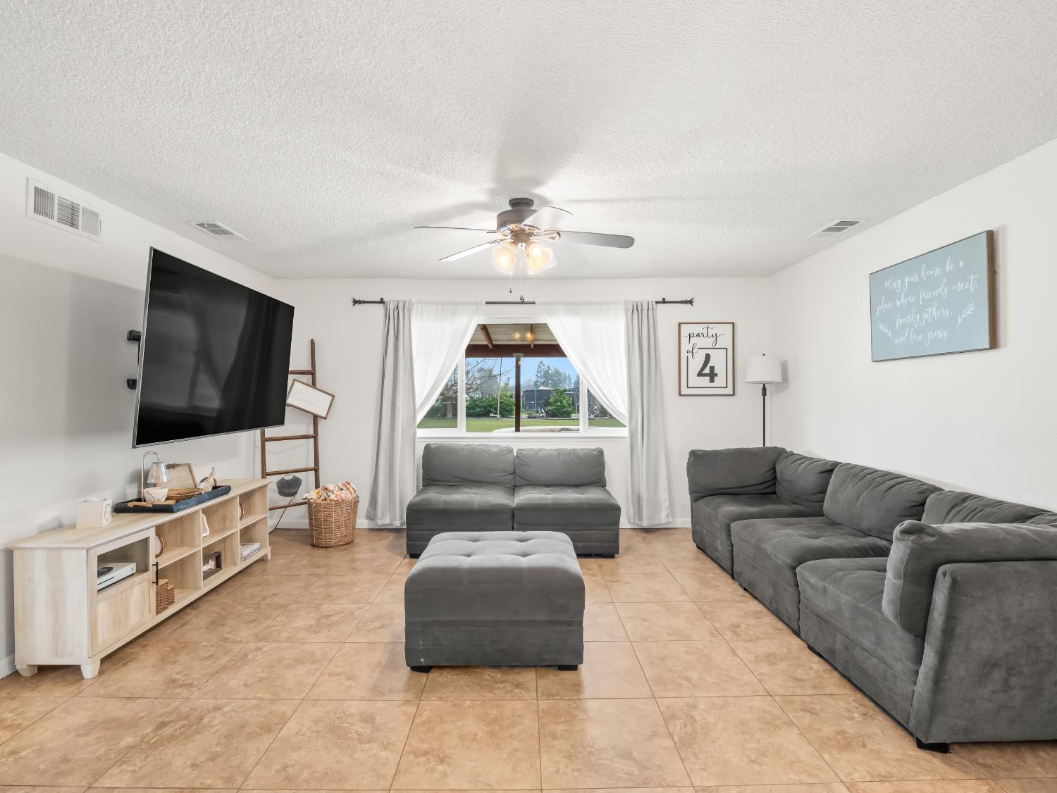 14787 Skyview Road Madera, CA 93636 - Photo 3 of 32