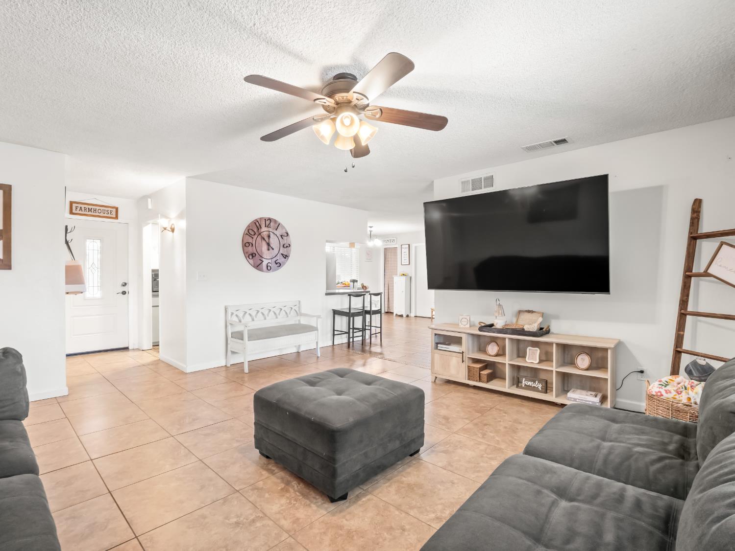 14787 Skyview Road Madera, CA 93636 - Photo 4 of 32