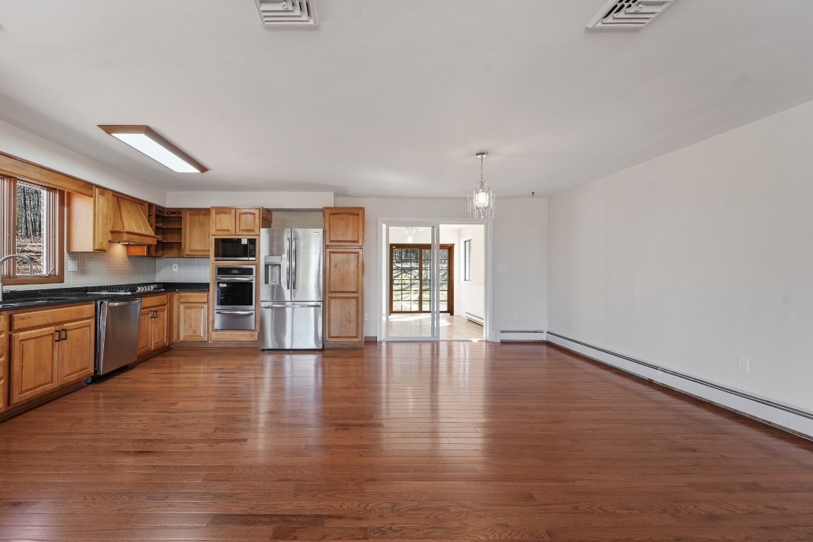 3208 Knapp Road Vestal, NY 13850 - Photo 8 of 40 Gallery Image 8