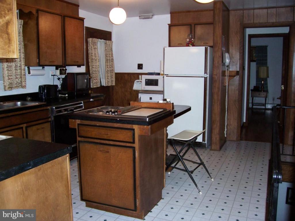 723 Amosite Road Elizabethtown, PA 17022 - Photo 14 of 28 Gallery Image 14