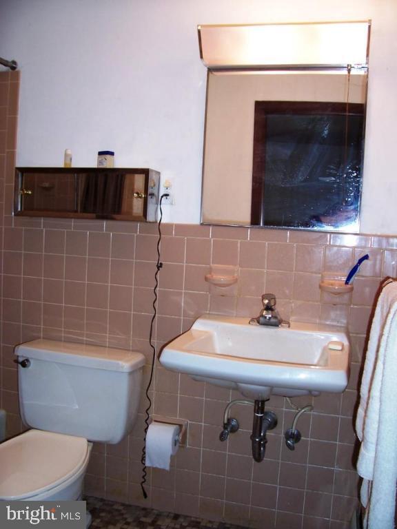 723 Amosite Road Elizabethtown, PA 17022 - Photo 16 of 28 Gallery Image 16