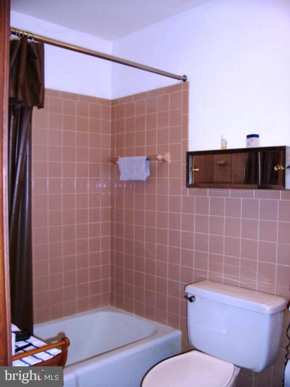 723 Amosite Road Elizabethtown, PA 17022 - Photo 17 of 28 Gallery Image 17
