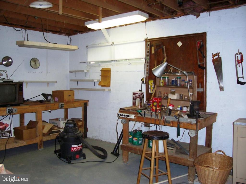 723 Amosite Road Elizabethtown, PA 17022 - Photo 20 of 28 Gallery Image 20