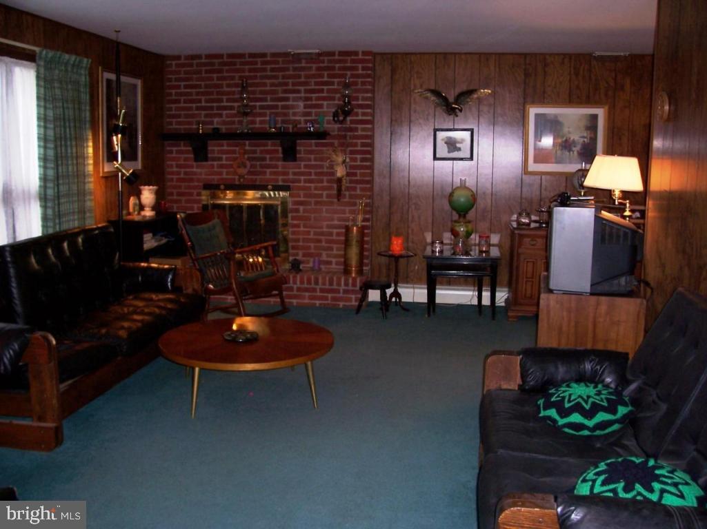 723 Amosite Road Elizabethtown, PA 17022 - Photo 5 of 28 Gallery Image 5