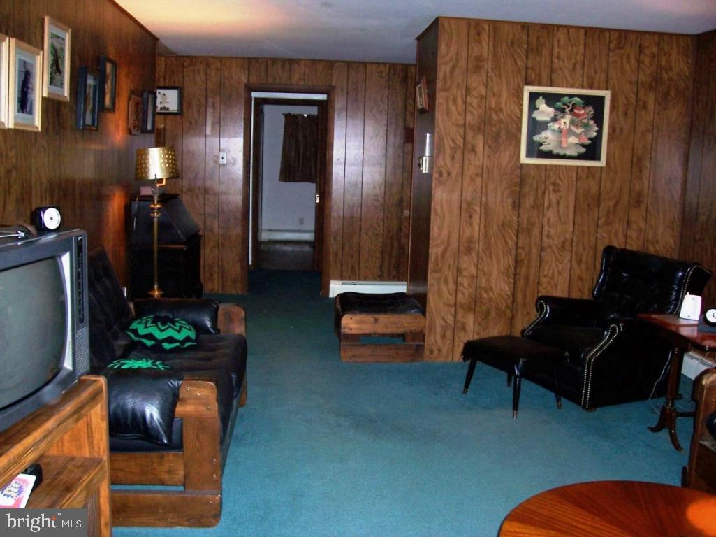 723 Amosite Road Elizabethtown, PA 17022 - Photo 8 of 28 Gallery Image 8