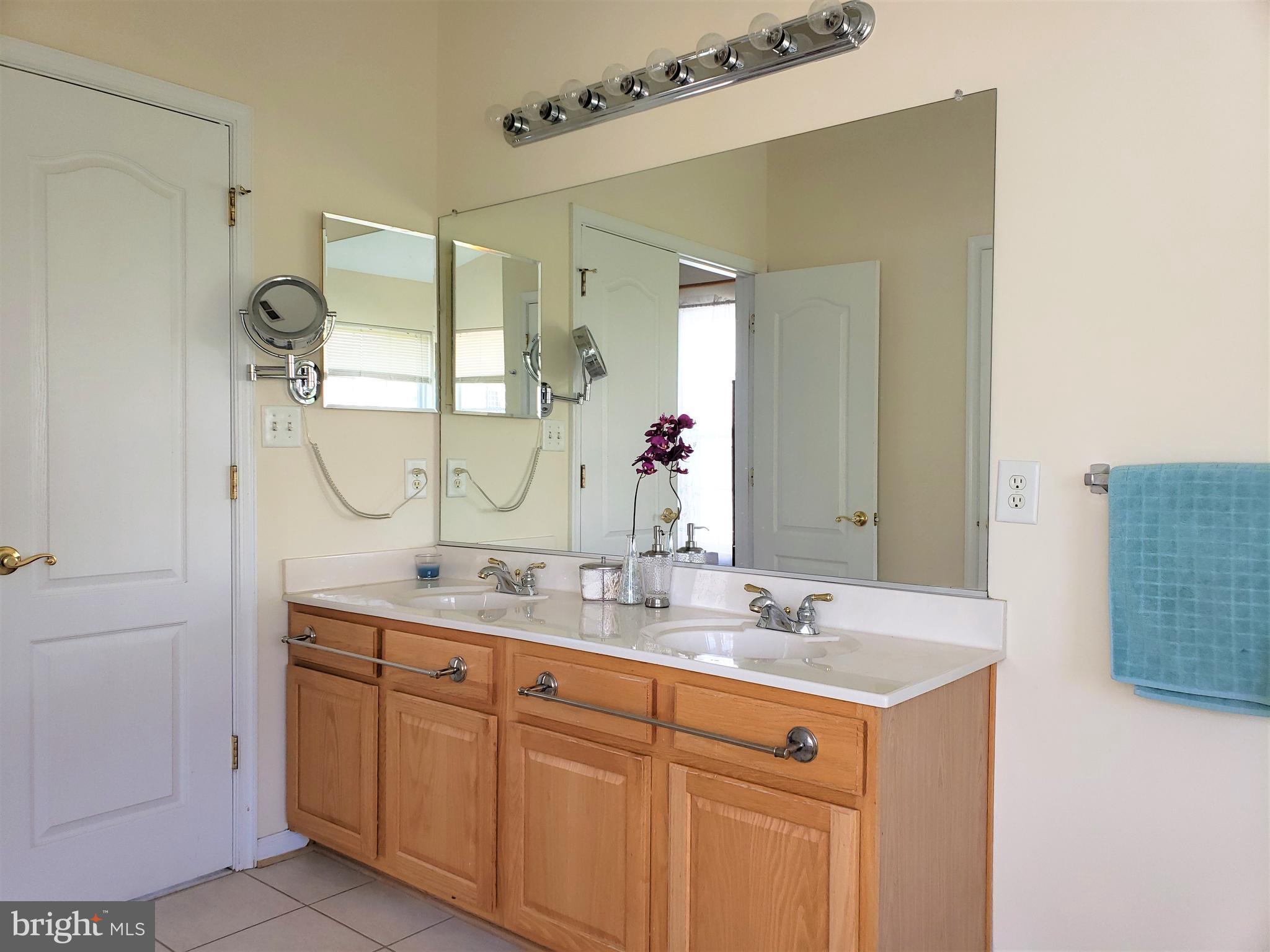 14409 Autumn Gold Road Boyds, MD 20841 - Photo 25 of 45 Master bathroom
