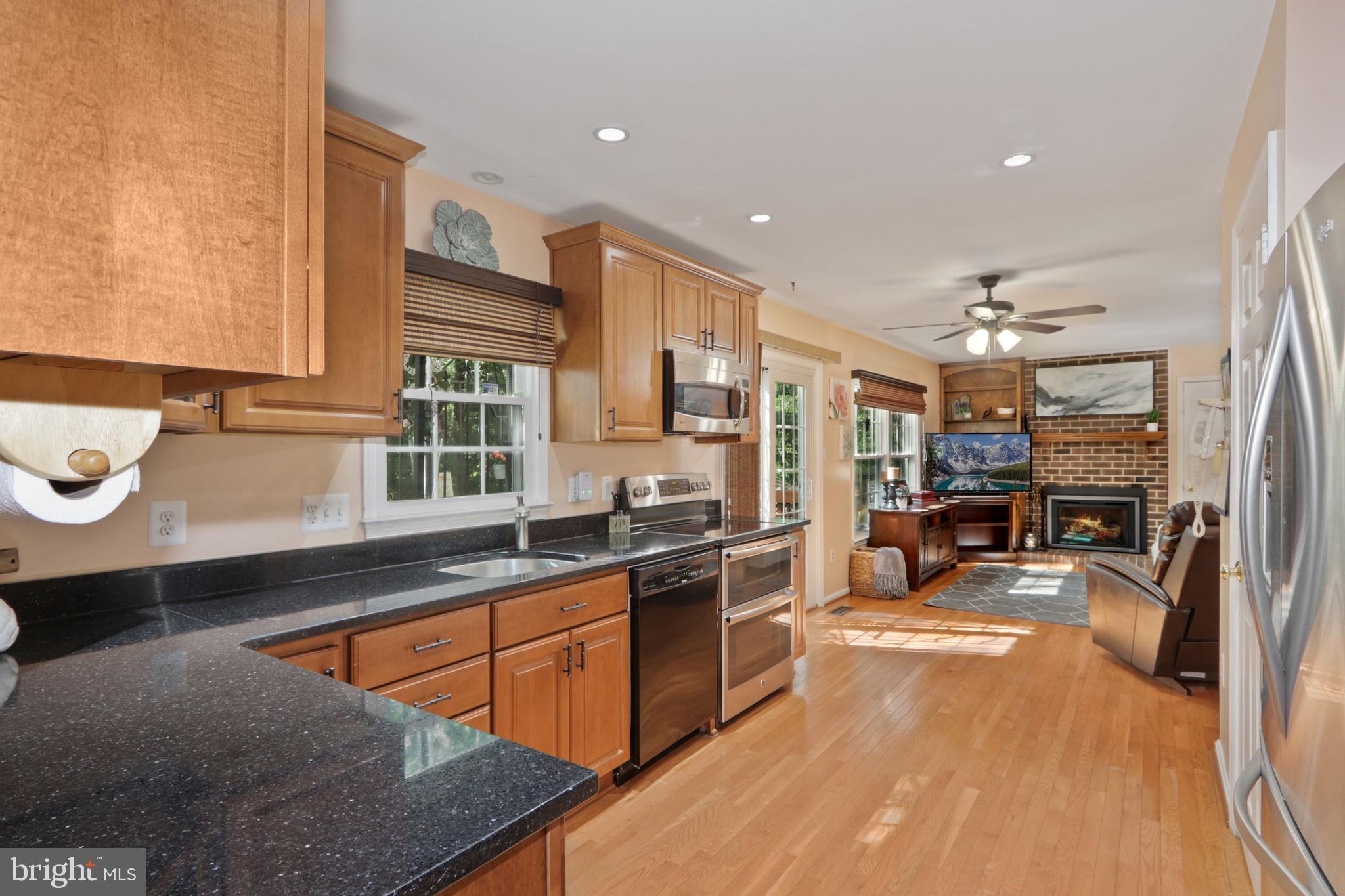 8010 Sunset Path Court Springfield, VA 22153 - Photo 12 of 52