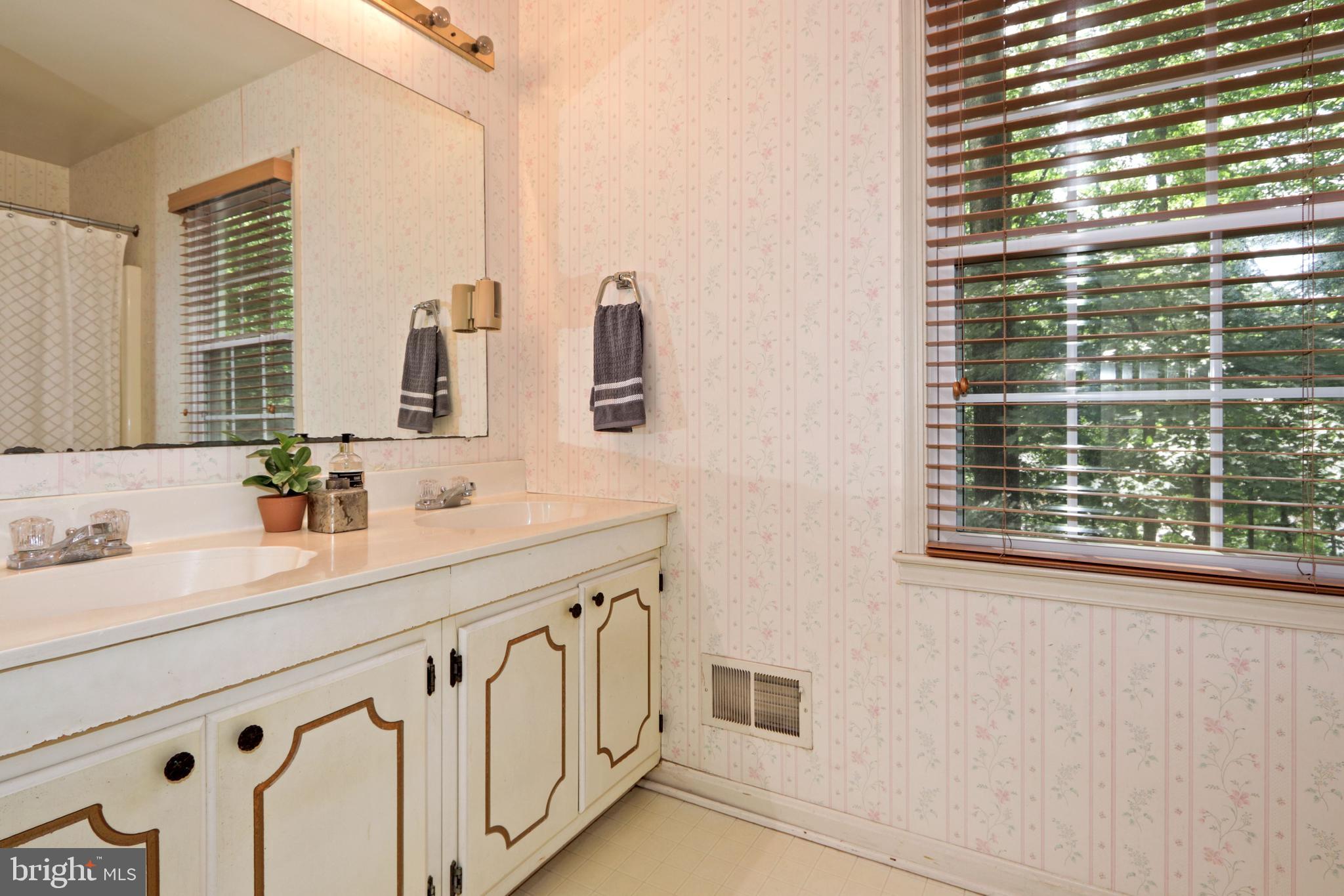 8010 Sunset Path Court Springfield, VA 22153 - Photo 35 of 52