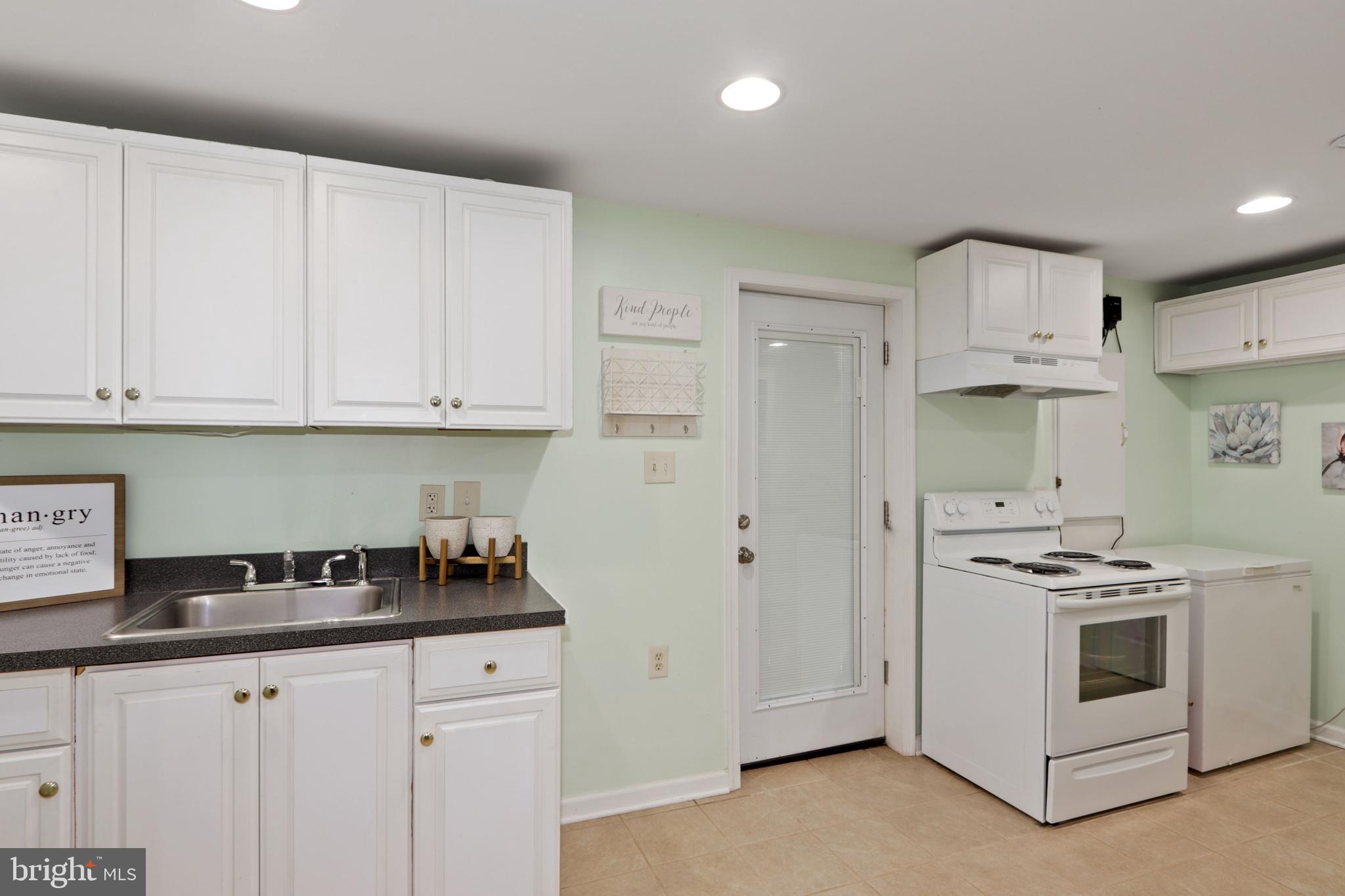 8010 Sunset Path Court Springfield, VA 22153 - Photo 49 of 52