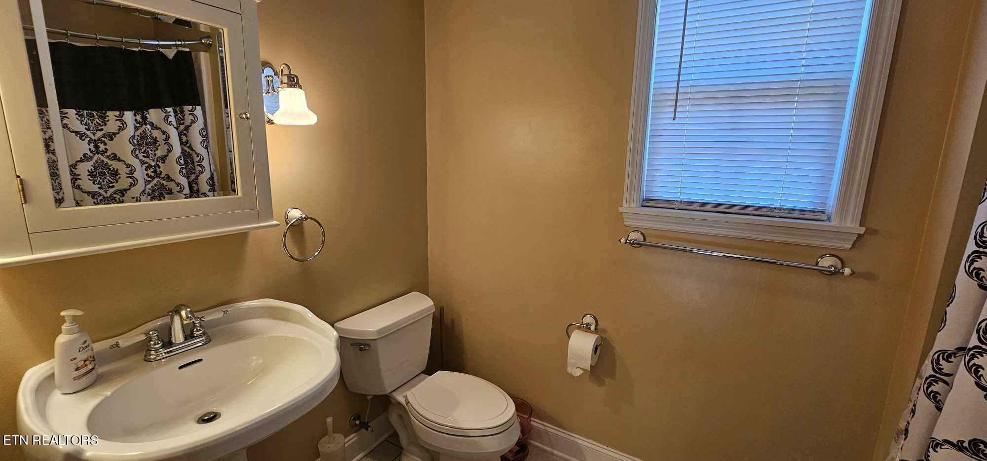 212 Webb Lane Cleveland, TN 37323 - Photo 20 of 40 418066306_2564272717087321_6924842407938