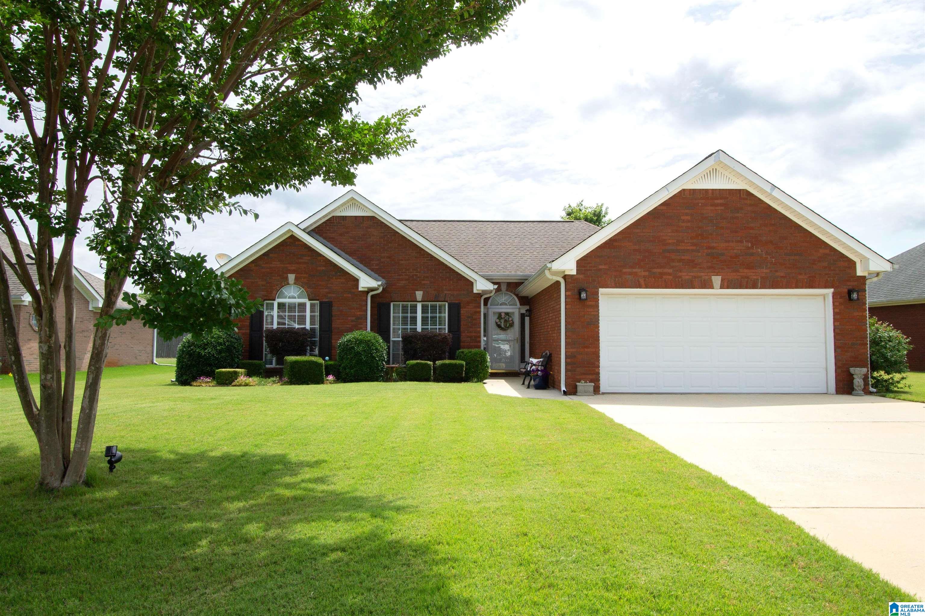 276 Victoria Station Alabaster, AL 35114 - Photo 2 of 38