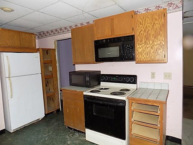 5852 Curry Road Pittsburgh, PA 15236 - Photo 3 of 16 Gallery Image 3