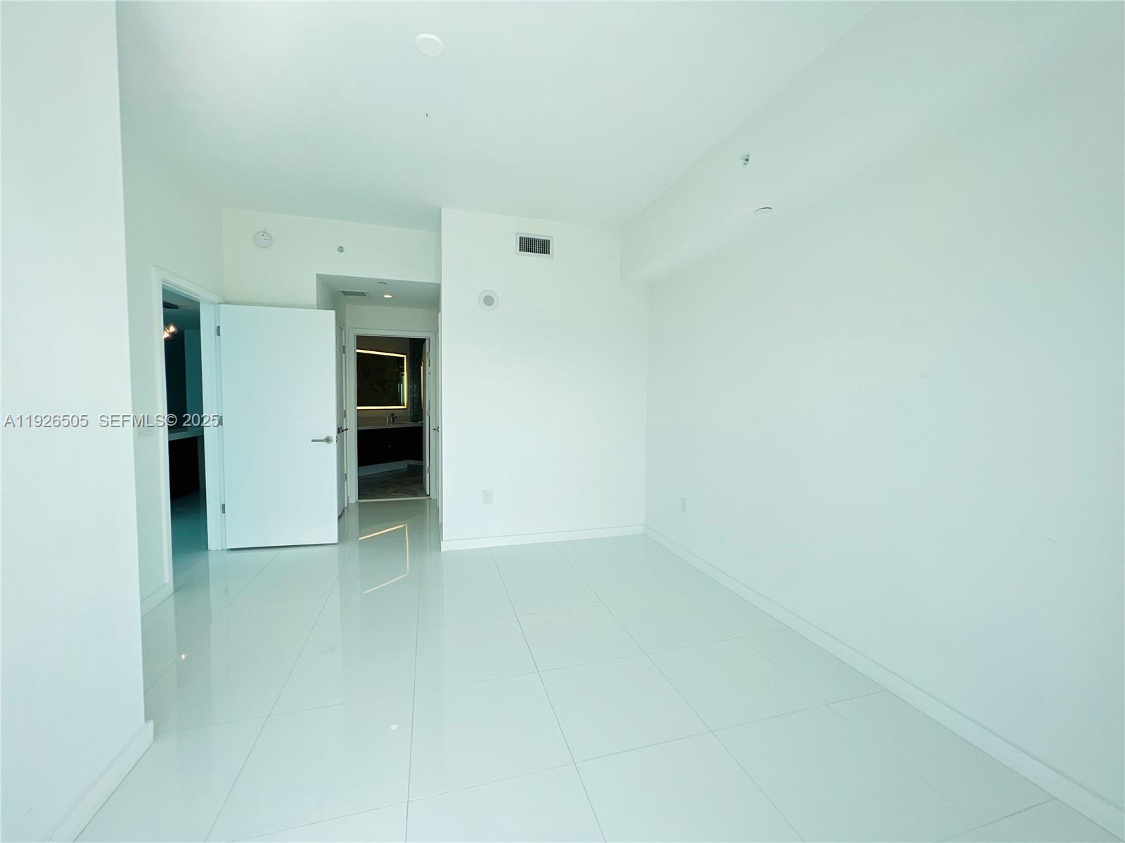 851 Northeast 1st Avenue, Unit 2808 Miami, FL 33132 - Photo 14 of 86