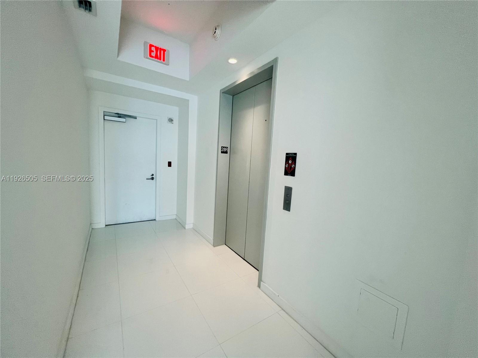 851 Northeast 1st Avenue, Unit 2808 Miami, FL 33132 - Photo 31 of 86 a view of hallway