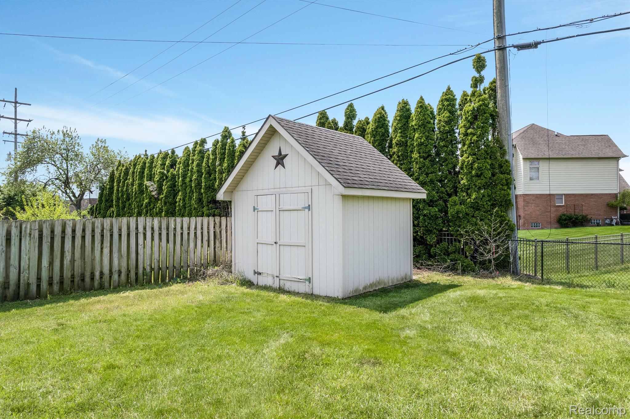 52903 Chesterfield Road New Baltimore, MI 48051 - Photo 10 of 54 Nice Shed
