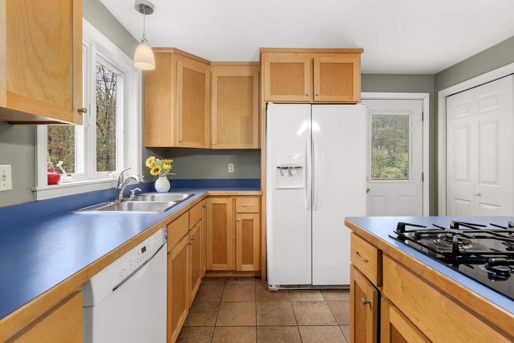 26 Town Farm Road Brookfield, MA 01506 - Photo 19 of 37