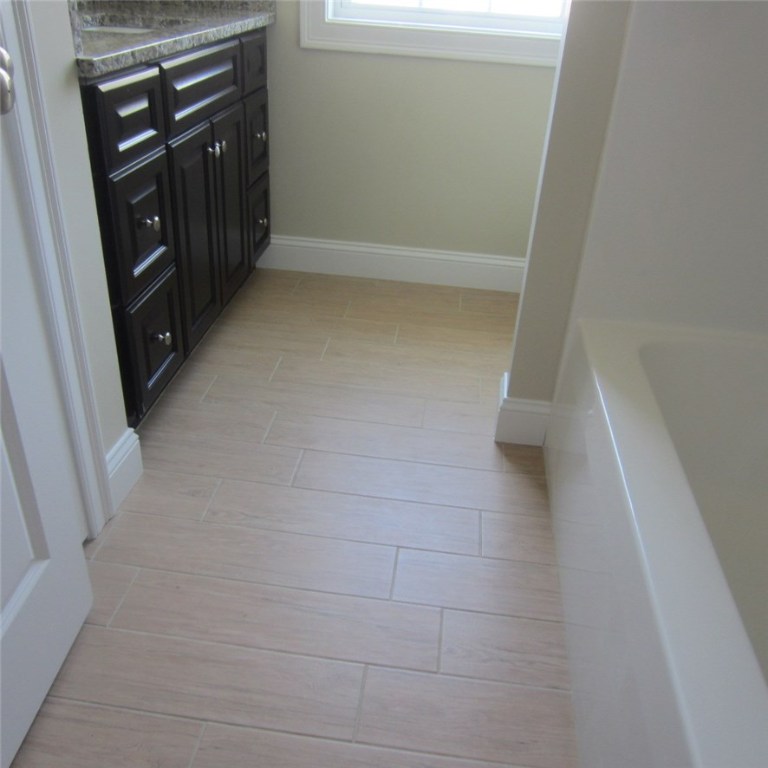 5 Hunters Road Lincoln, RI 02865 - Photo 17 of 26 Gallery Image 17