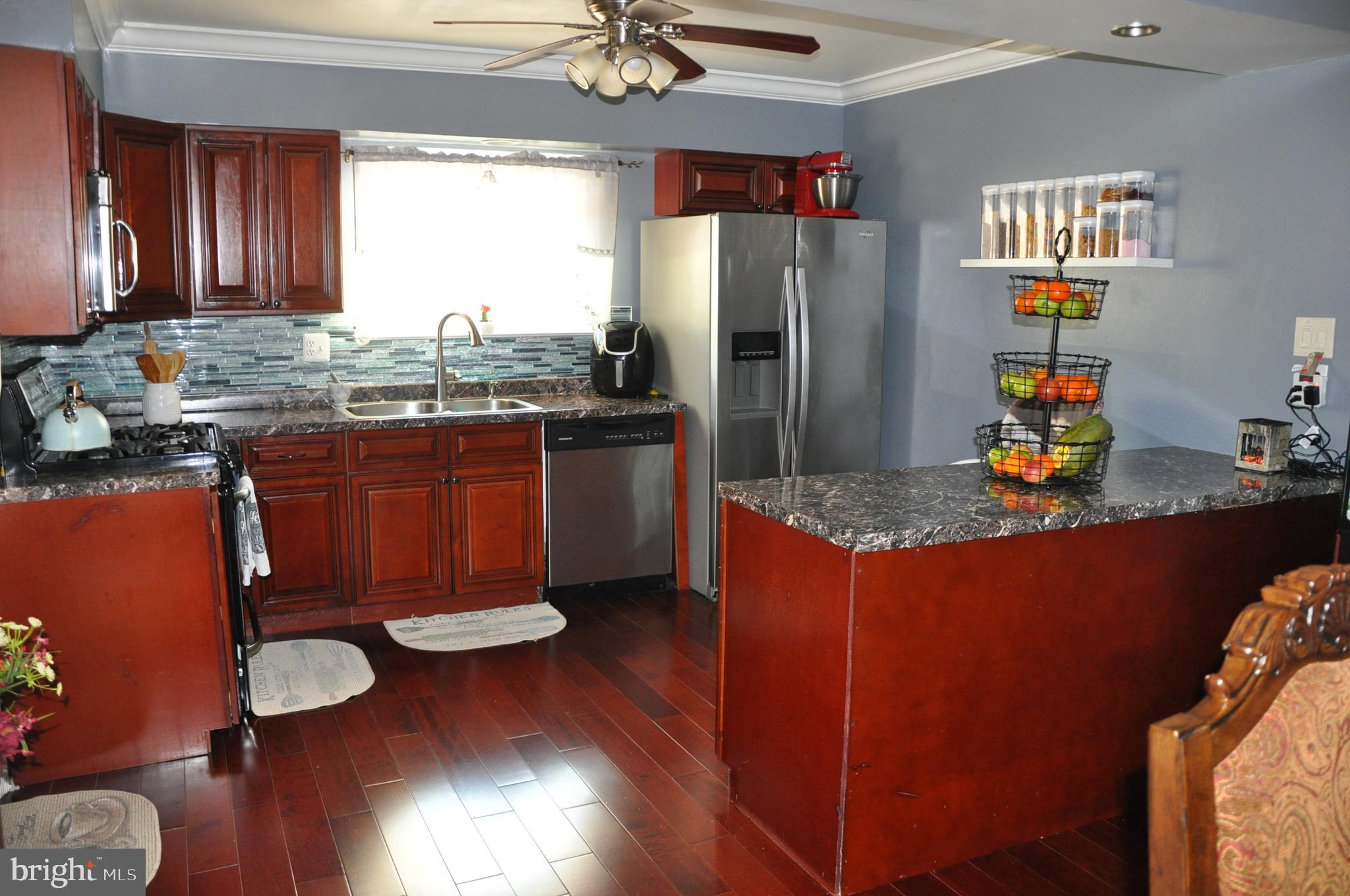 1515 Copeland Road Baltimore, MD 21228 - Photo 7 of 35