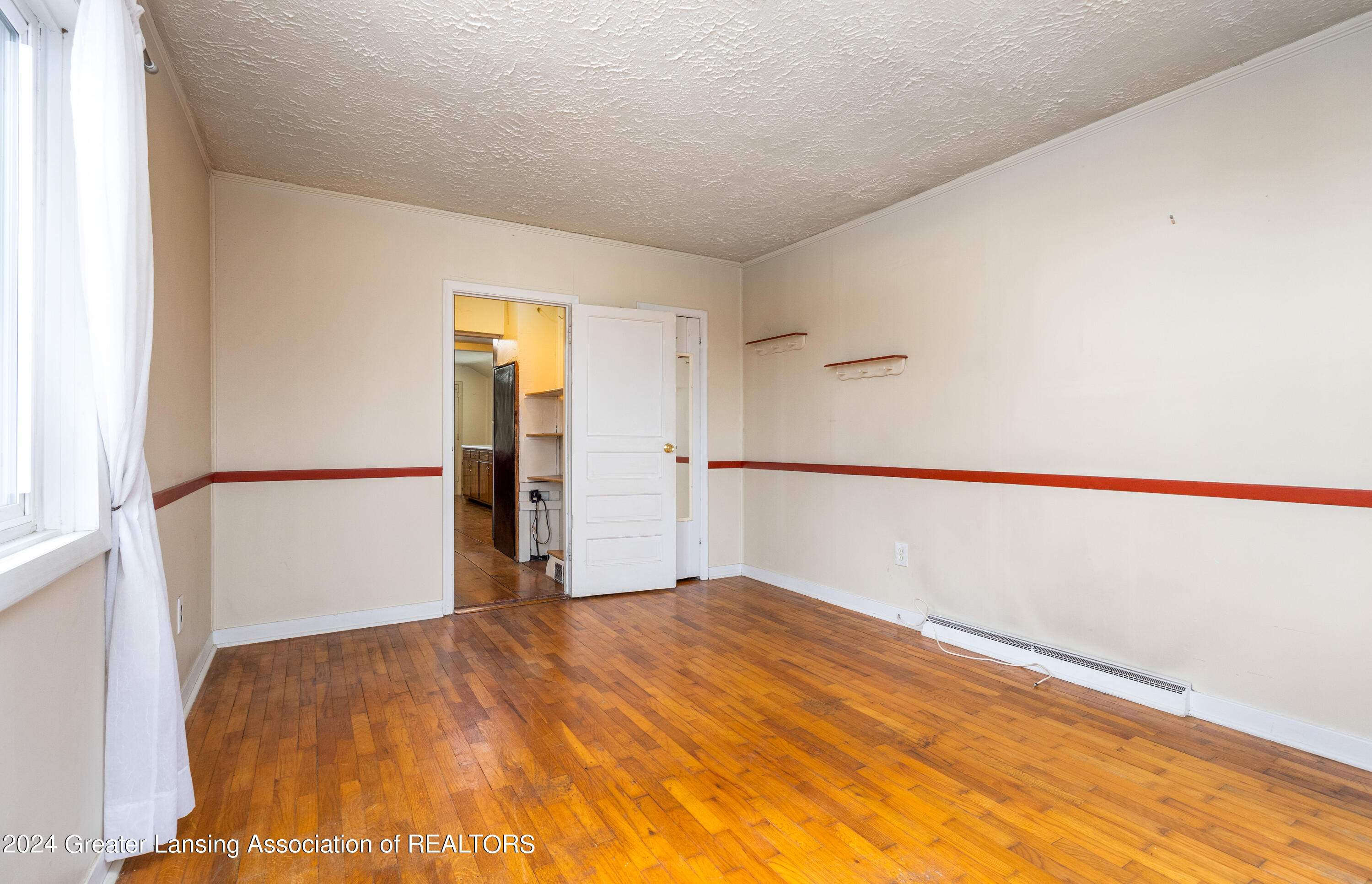 12039 Oneida Road Grand Ledge, MI 48837 - Photo 11 of 21 main bed lower 2-1
