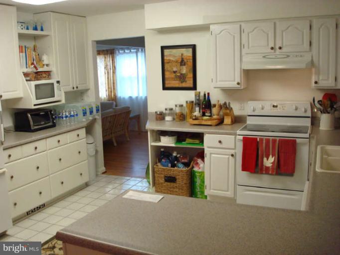 18407 Cabin Road Triangle, VA 22172 - Photo 6 of 13 Kitchen