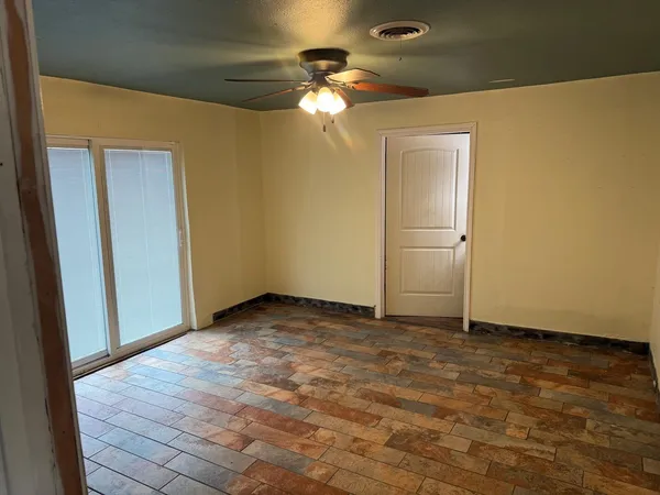 a view of empty room with window