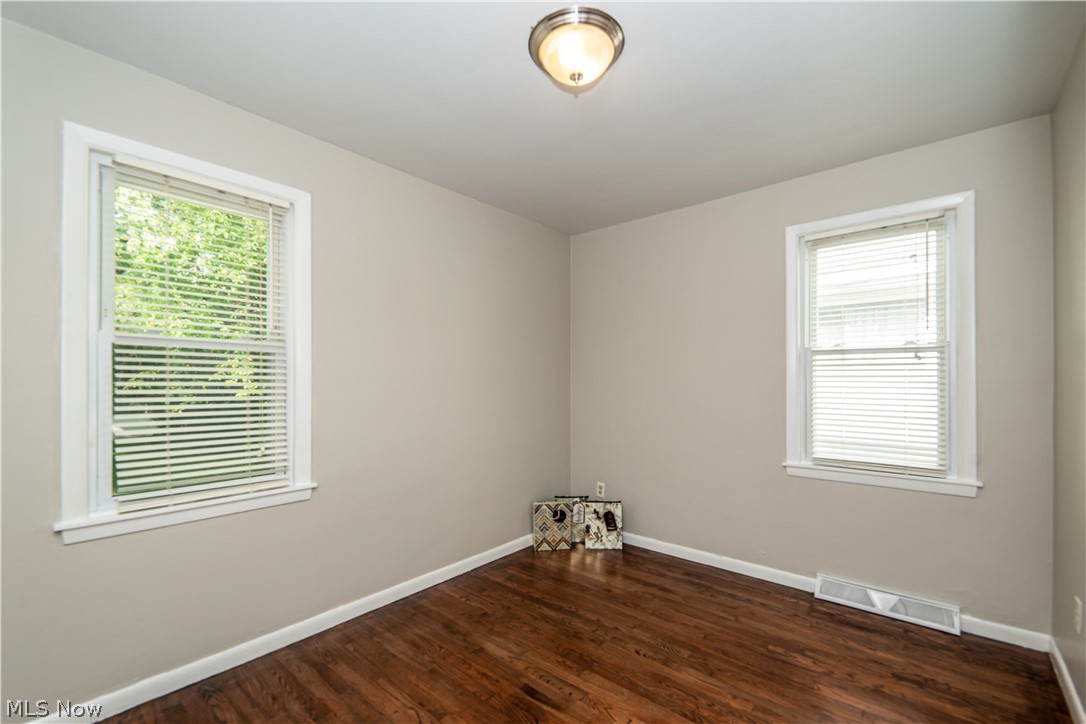 5965 Edgewood Road Cleveland, OH 44124 - Photo 18 of 35