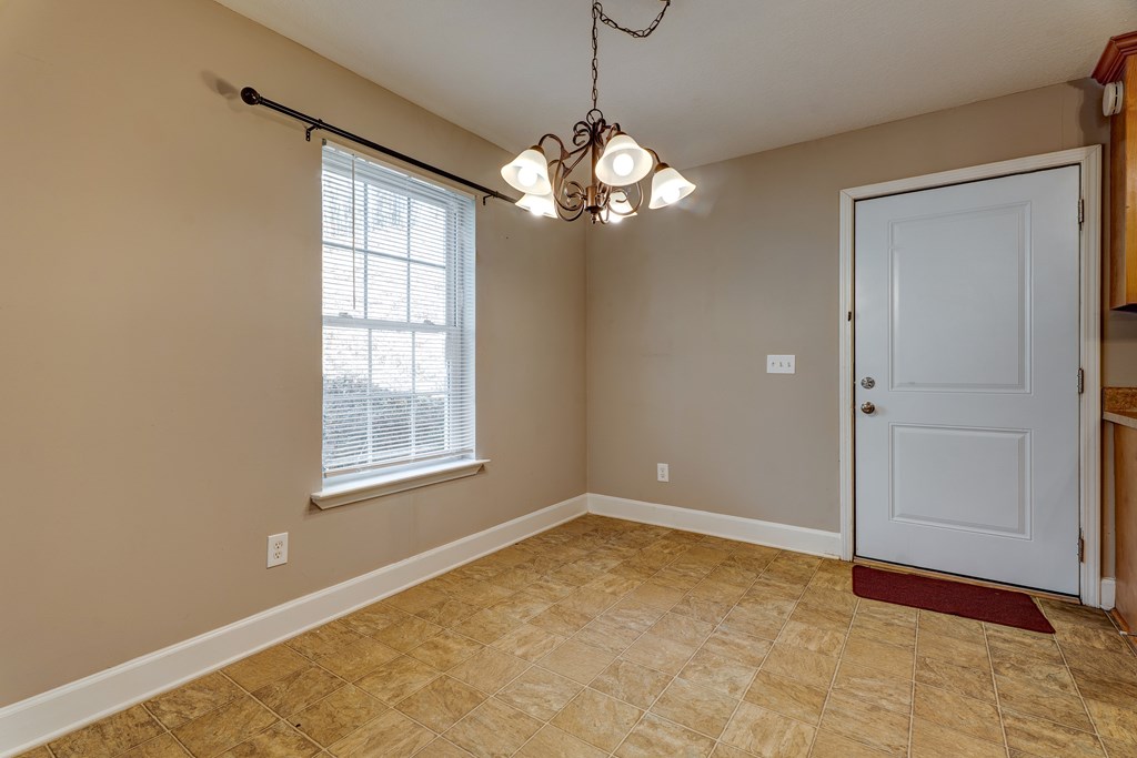 104 Nugget Lane Ellijay, GA 30540 - Photo 27 of 36 a view of livingroom with window