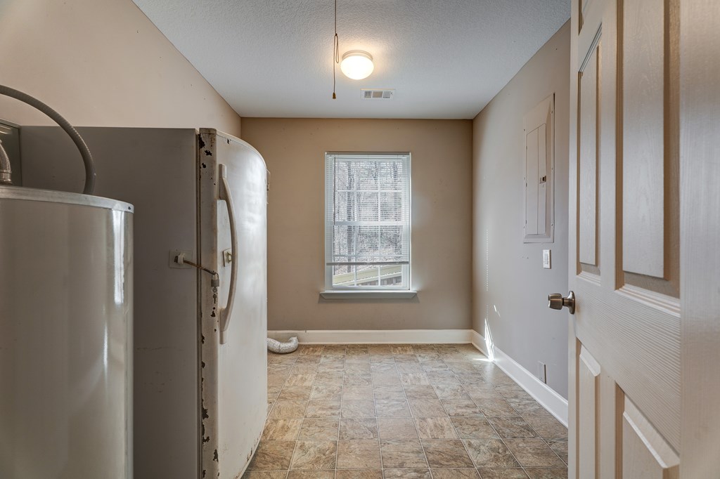 104 Nugget Lane Ellijay, GA 30540 - Photo 9 of 36 a view of a hallway to rooms