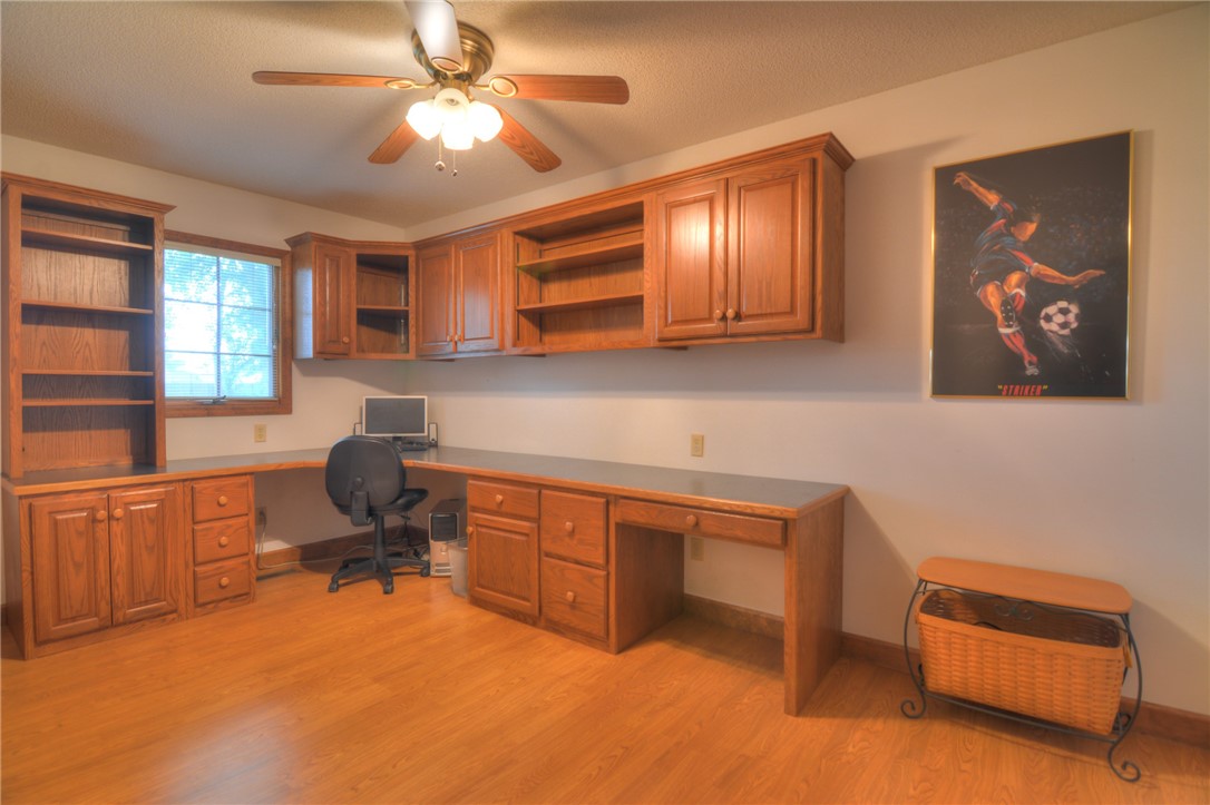 1160 Meadowview Drive Decatur, IL 62526 - Photo 20 of 46 Main floor office
