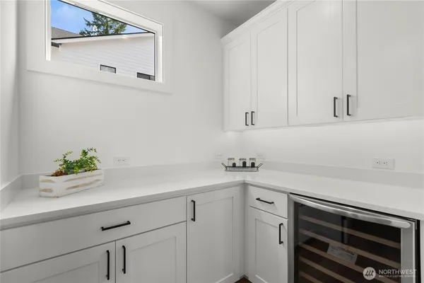 $1,099,950 | 21005 67th St Court East, Bonney Lake, WA 98391