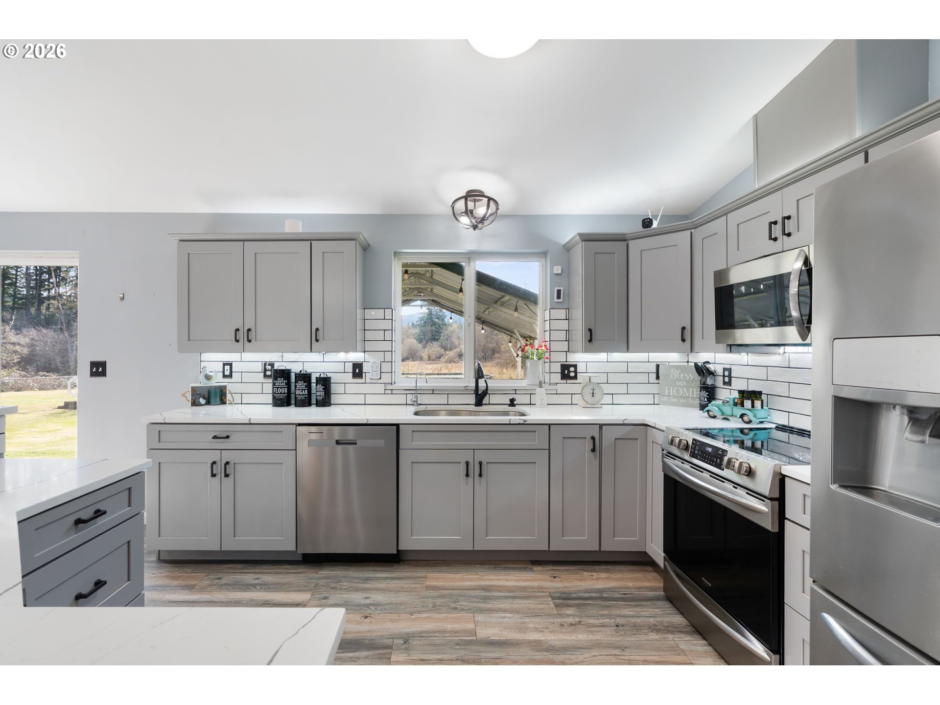 453 Coma Road Vader, WA 98593 - Photo 12 of 40