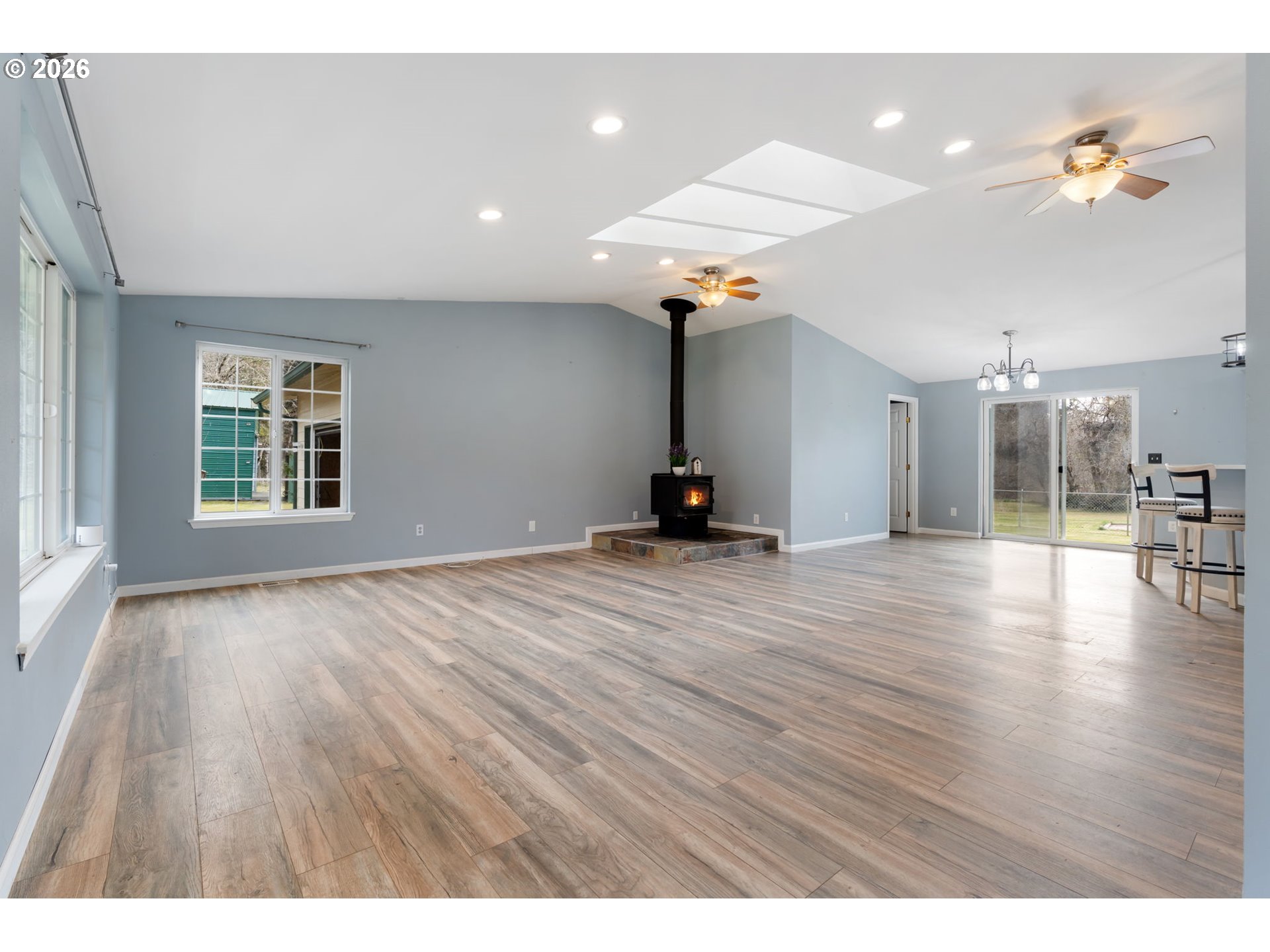 453 Coma Road Vader, WA 98593 - Photo 5 of 40