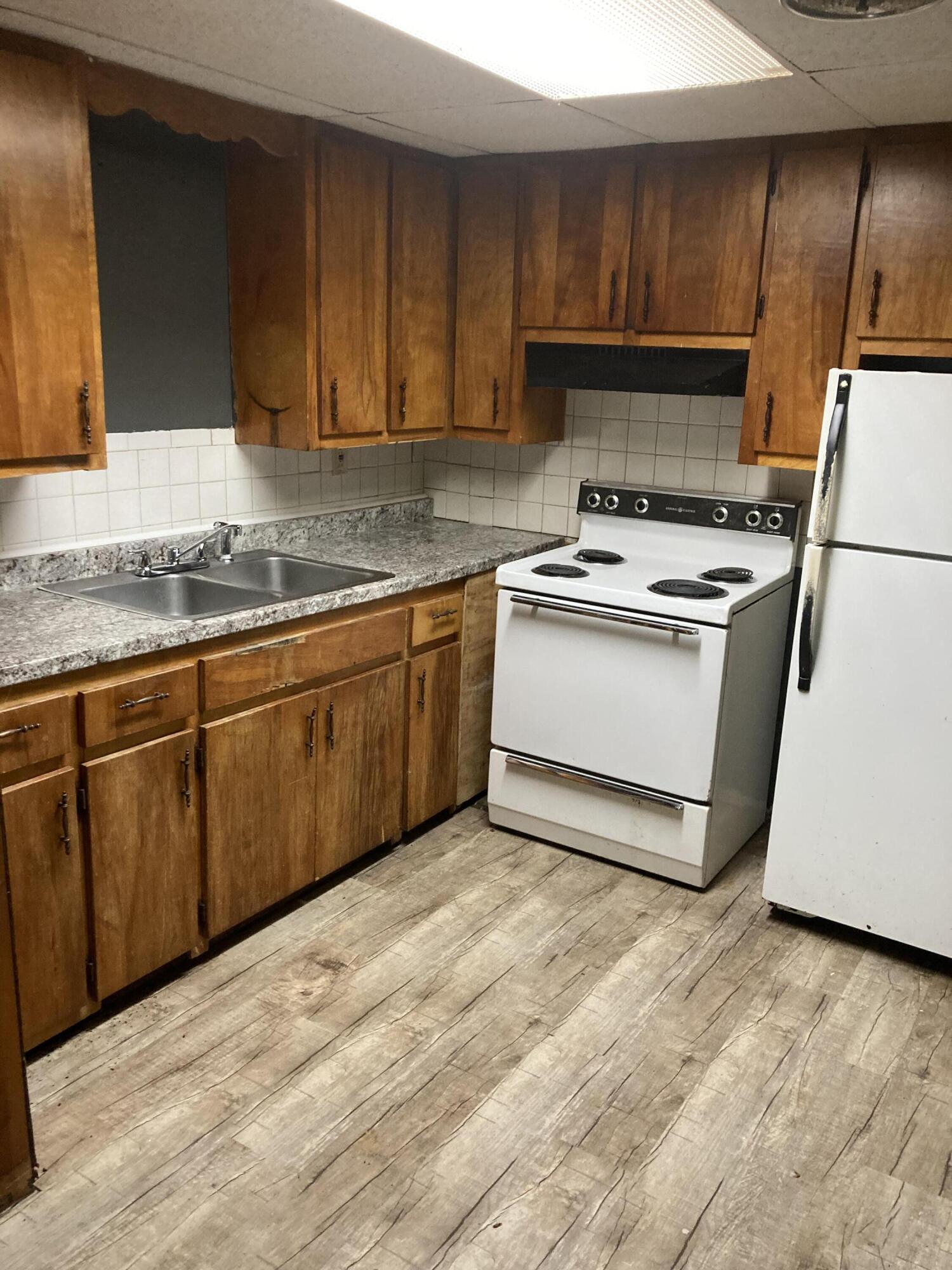 1112 King Springs Road Johnson City, TN 37601 - Photo 4 of 11 588EB49F-9338-46B8-90AF-DF005CD09E30