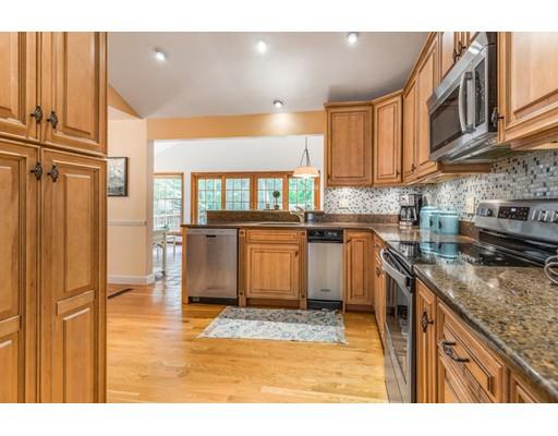 22 Melch Road Lynnfield, MA 01940 - Photo 8 of 29 Gallery Image 8