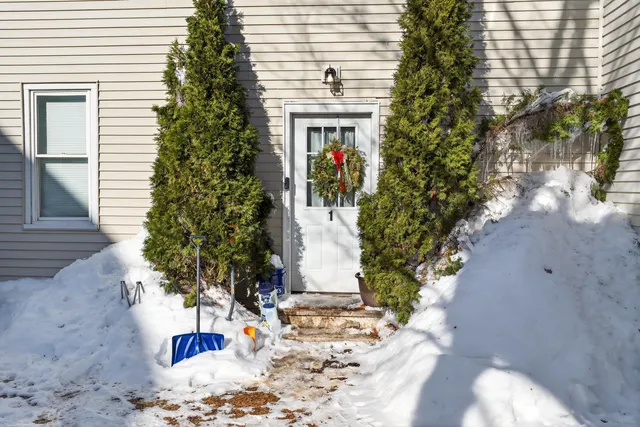 $275,000 | 22 Summer Street, Lewiston, ME 04240