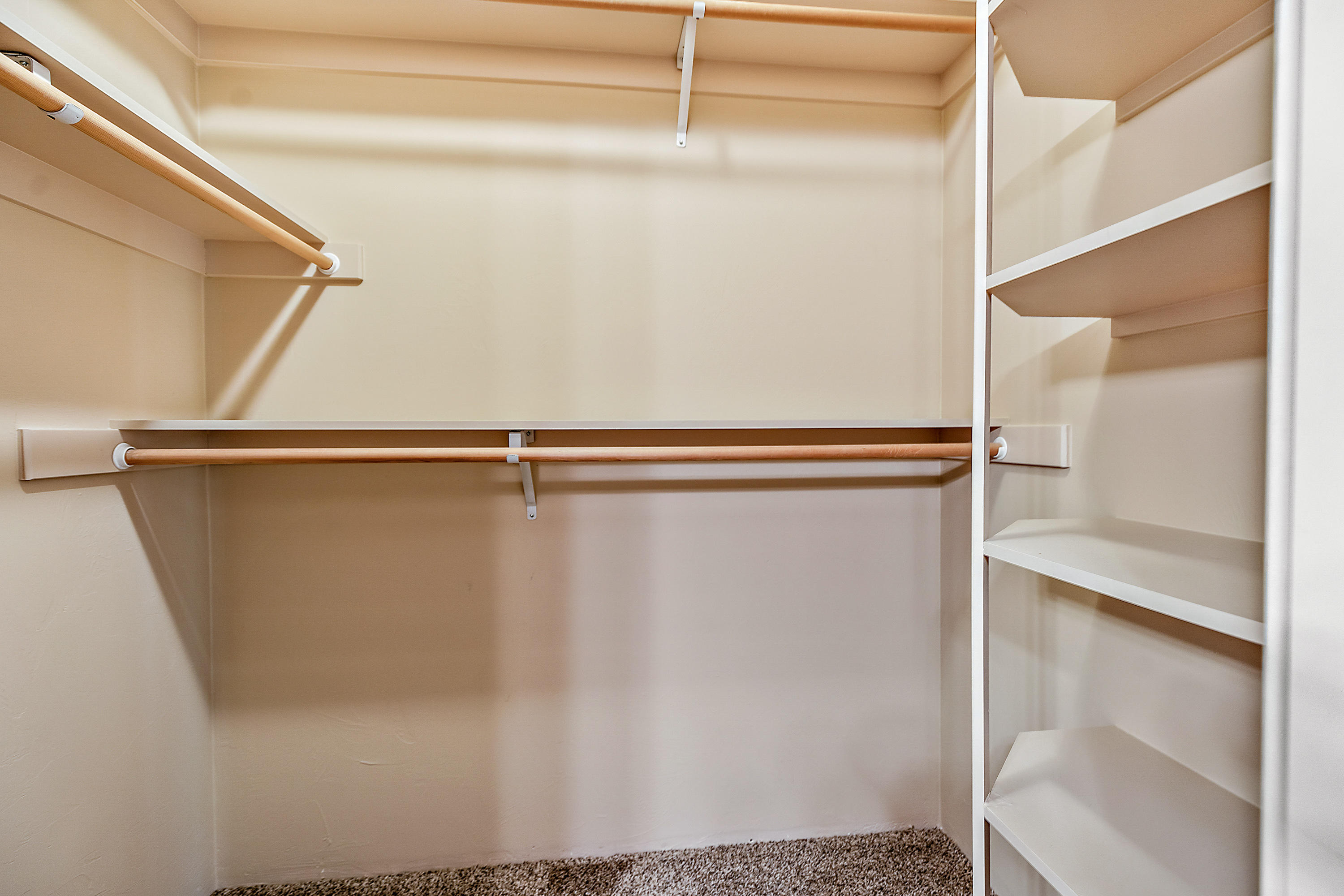 948 Win Way Eagle Point, OR 97524 - Photo 23 of 32 a close view of closet
