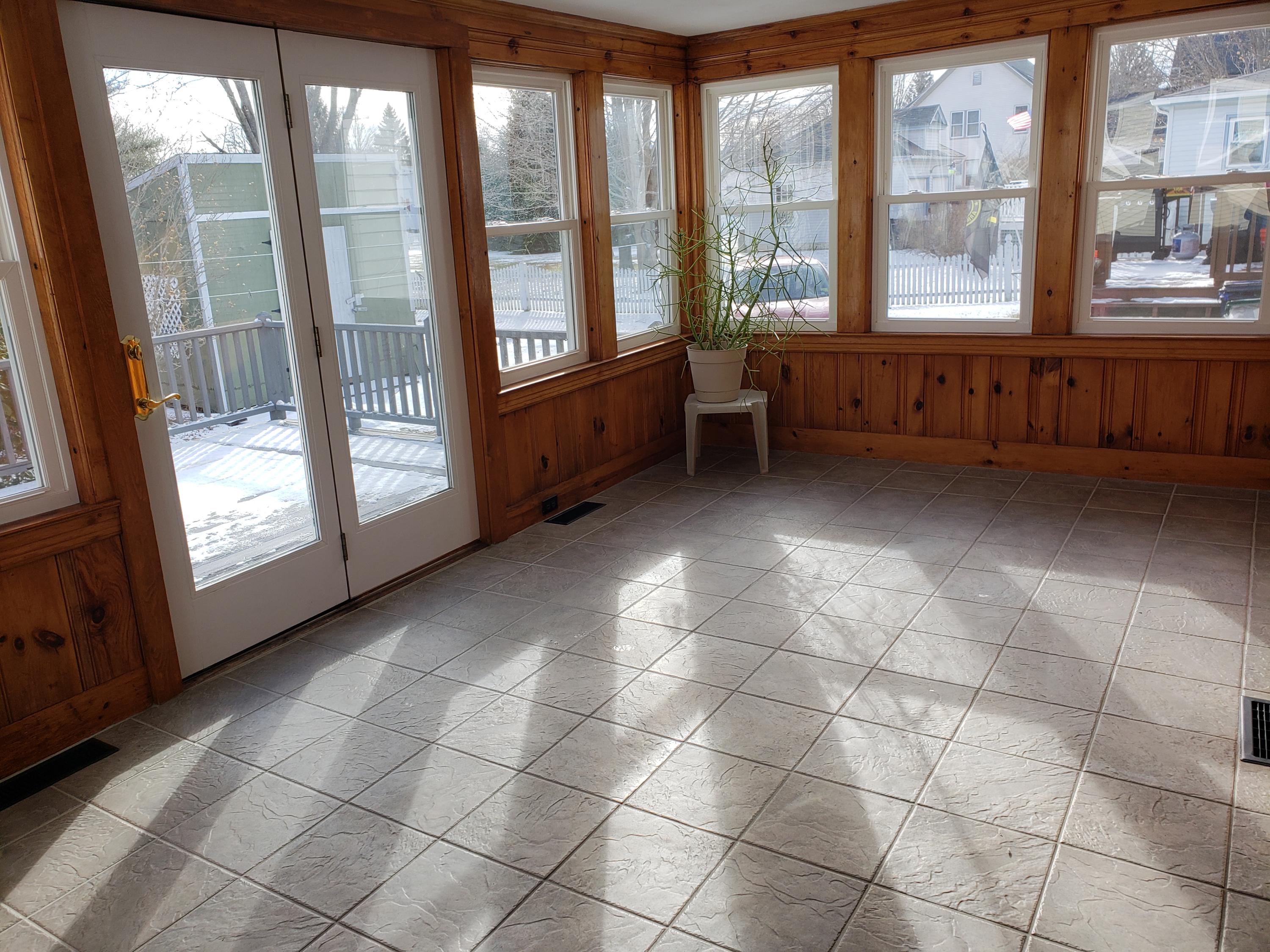 181 Graham Street Biddeford, ME 04005 - Photo 3 of 31 sunroom right view