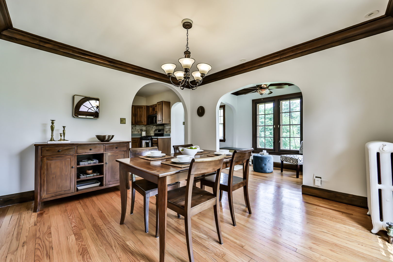 359 Bartram Road Riverside, IL 60546 - Photo 4 of 23
