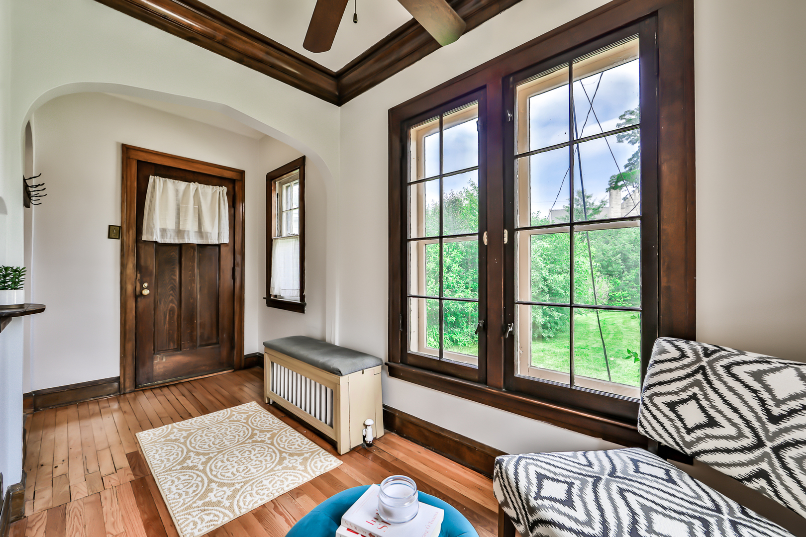 359 Bartram Road Riverside, IL 60546 - Photo 7 of 23