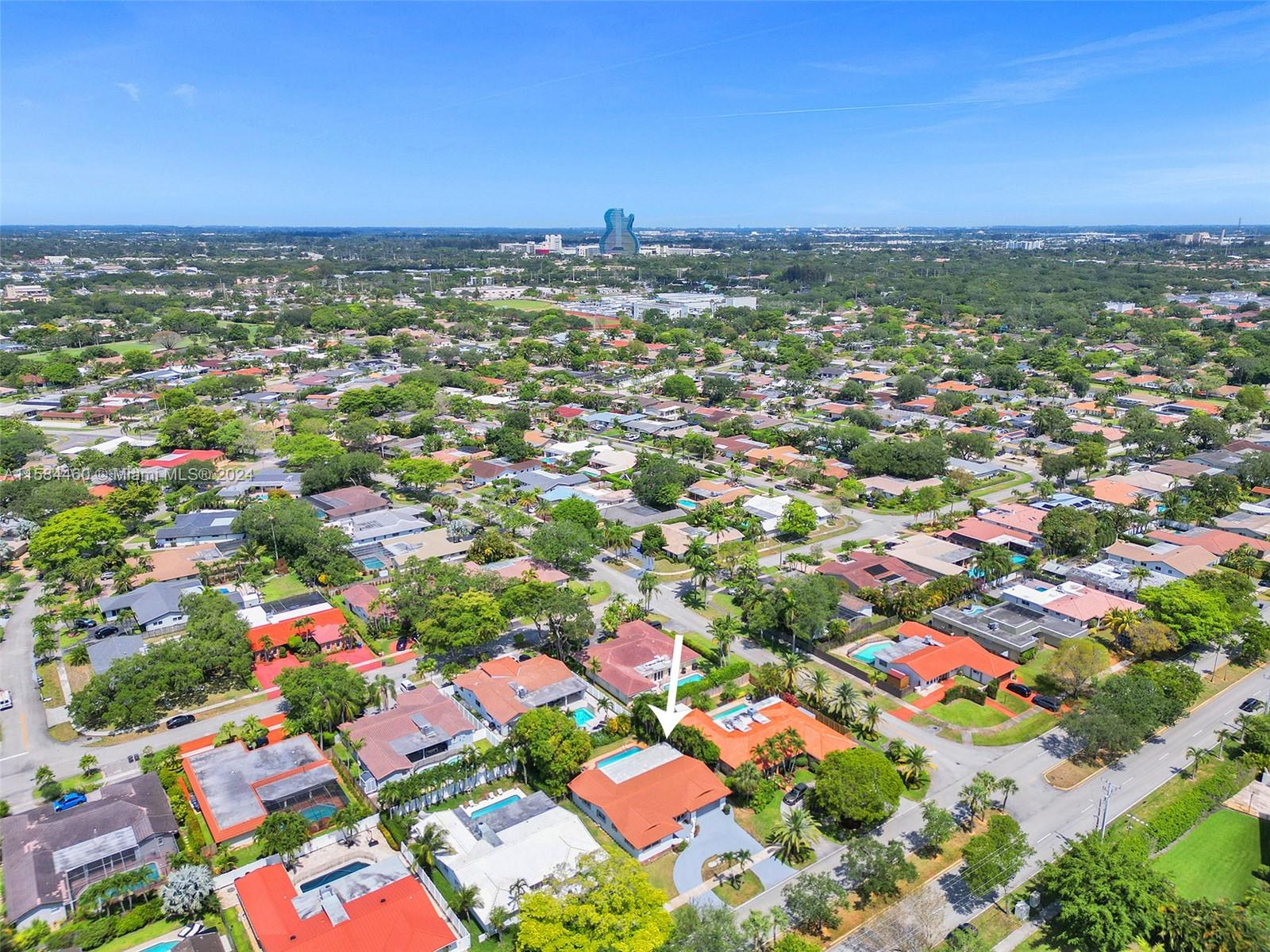3460 North 46th Avenue Hollywood, FL 33021 - Photo 5 of 35 a view of city and green space