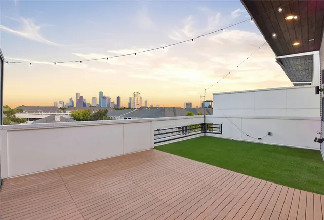 a view of a terrace with sky view