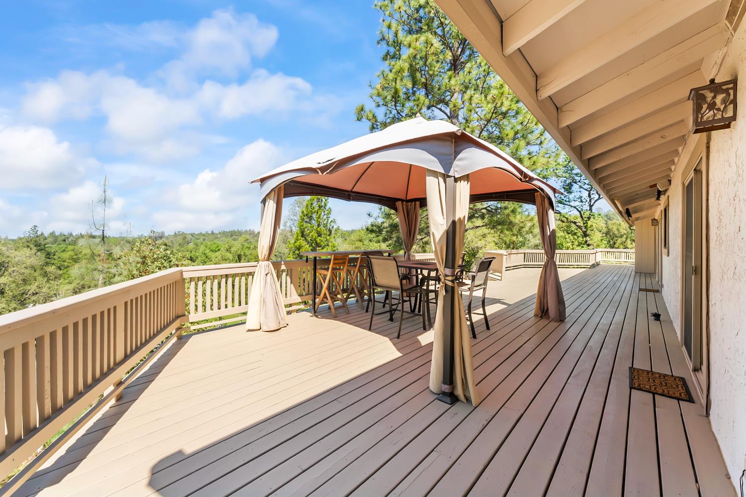 17065 Niles Road Jackson, CA 95642 - Photo 20 of 23 a view of a balcony with wooden floor