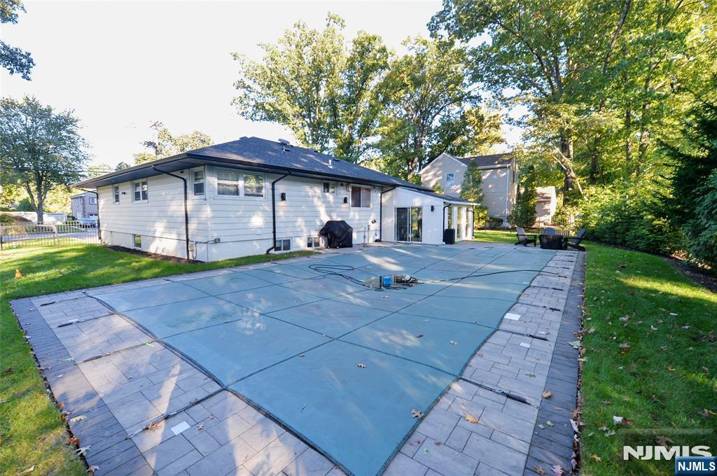 22-20 Radburn Road Fair Lawn, NJ 07410 - Photo 25 of 31 Gallery Image 25