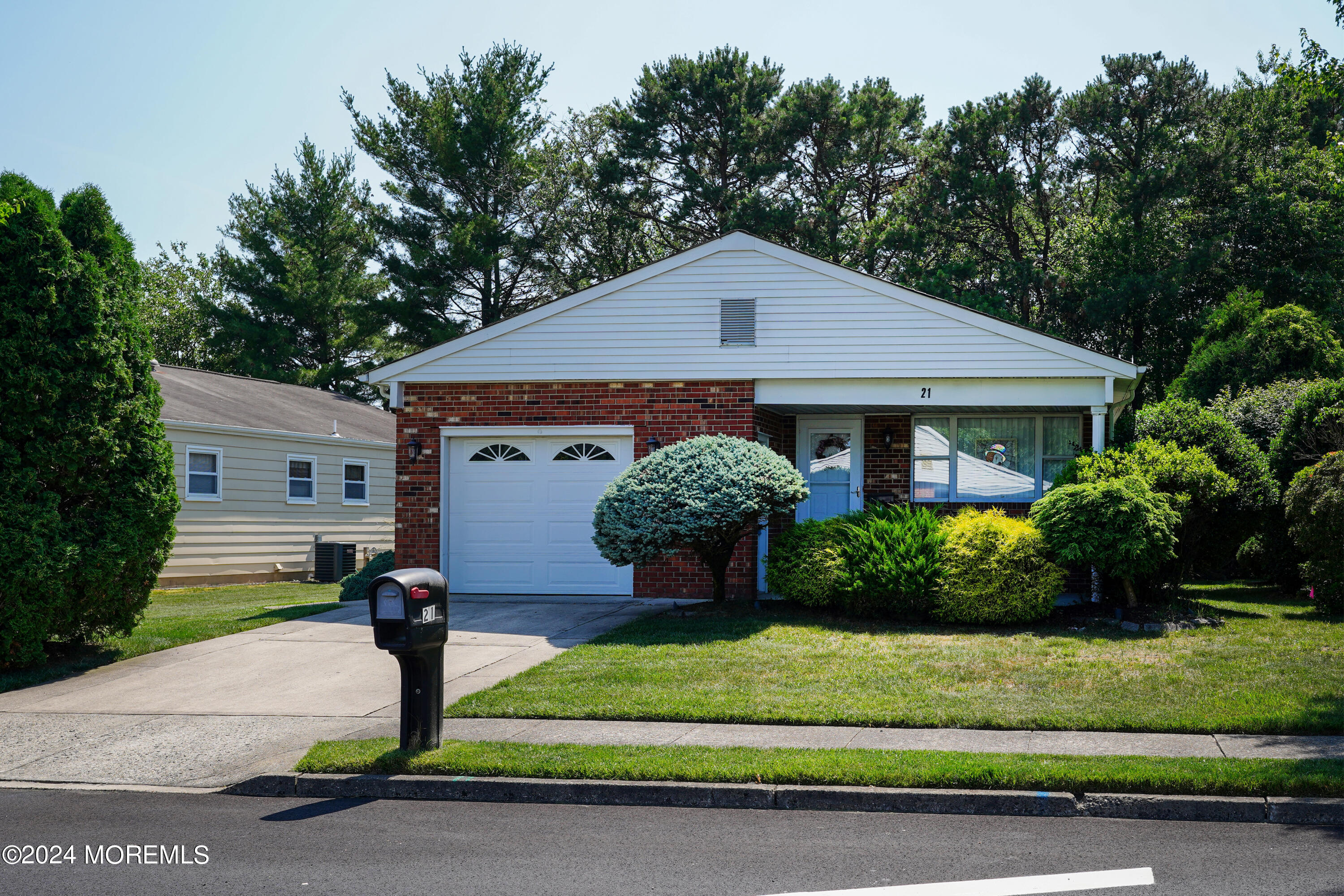 21 Tapola Road Toms River, NJ 08757 - Photo 2 of 29 DSC00829 copy
