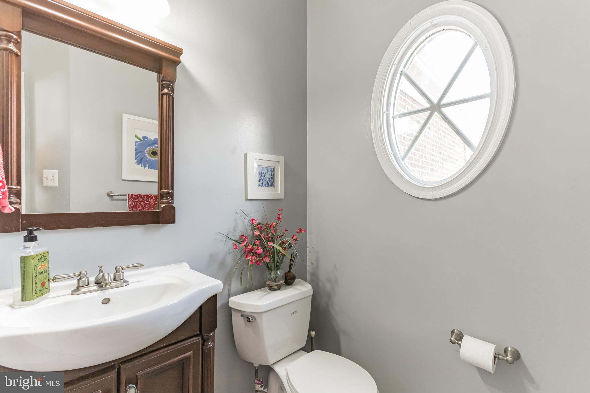 18715 Olney Mill Road Olney, MD 20832 - Photo 24 of 50 Main Level Powder Room