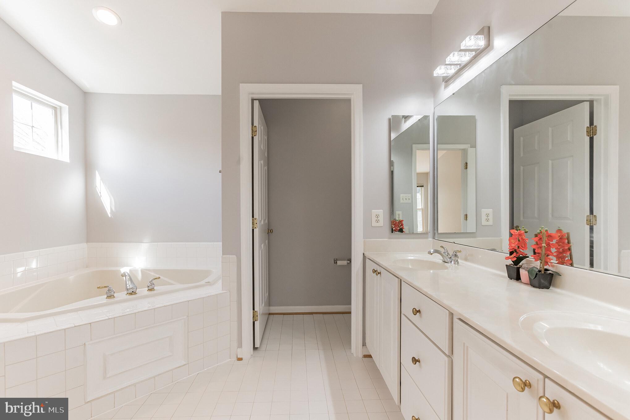 18715 Olney Mill Road Olney, MD 20832 - Photo 29 of 50 Master Bath